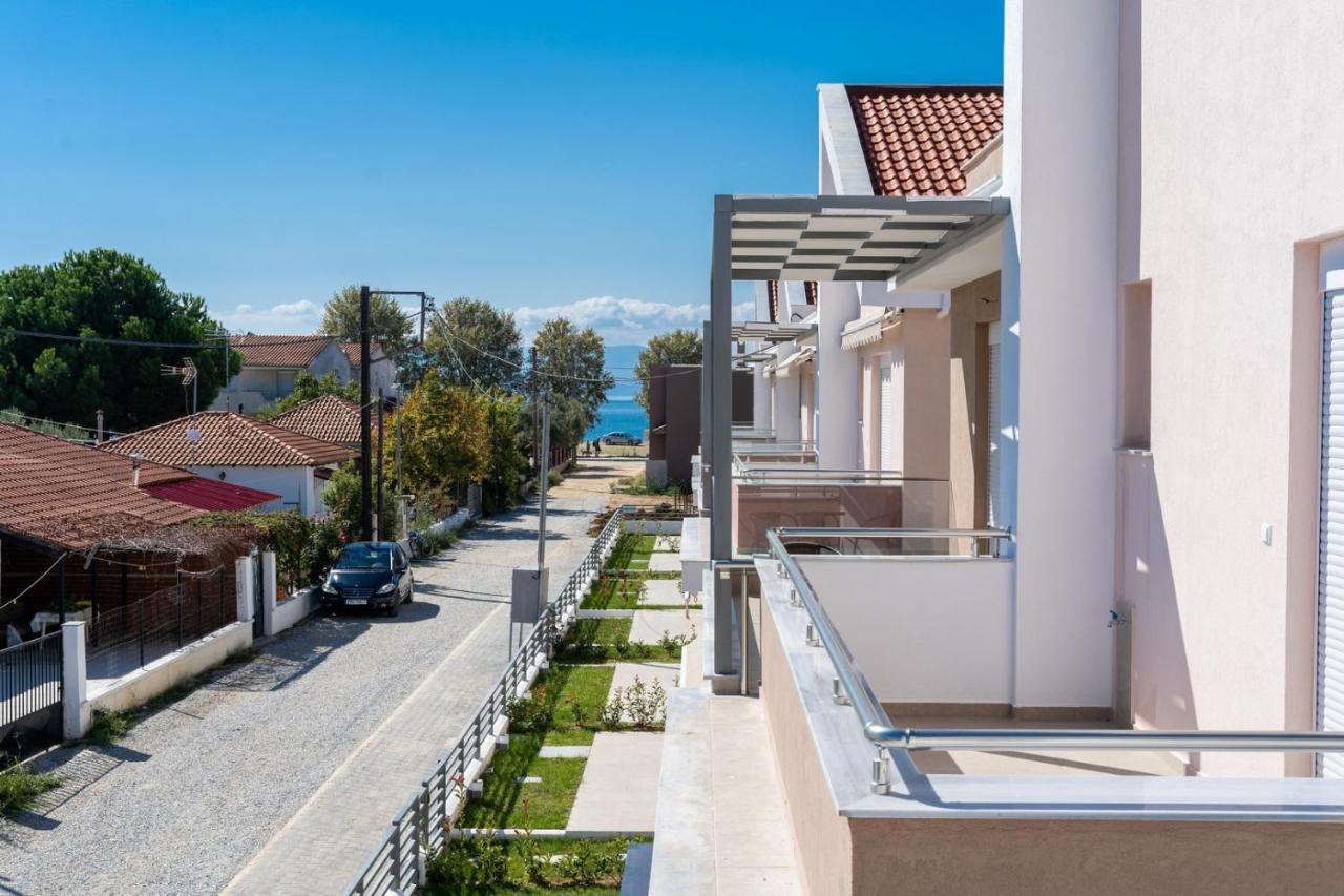 Dionysos Residential Complex Leilighet Ofrínion Eksteriør bilde