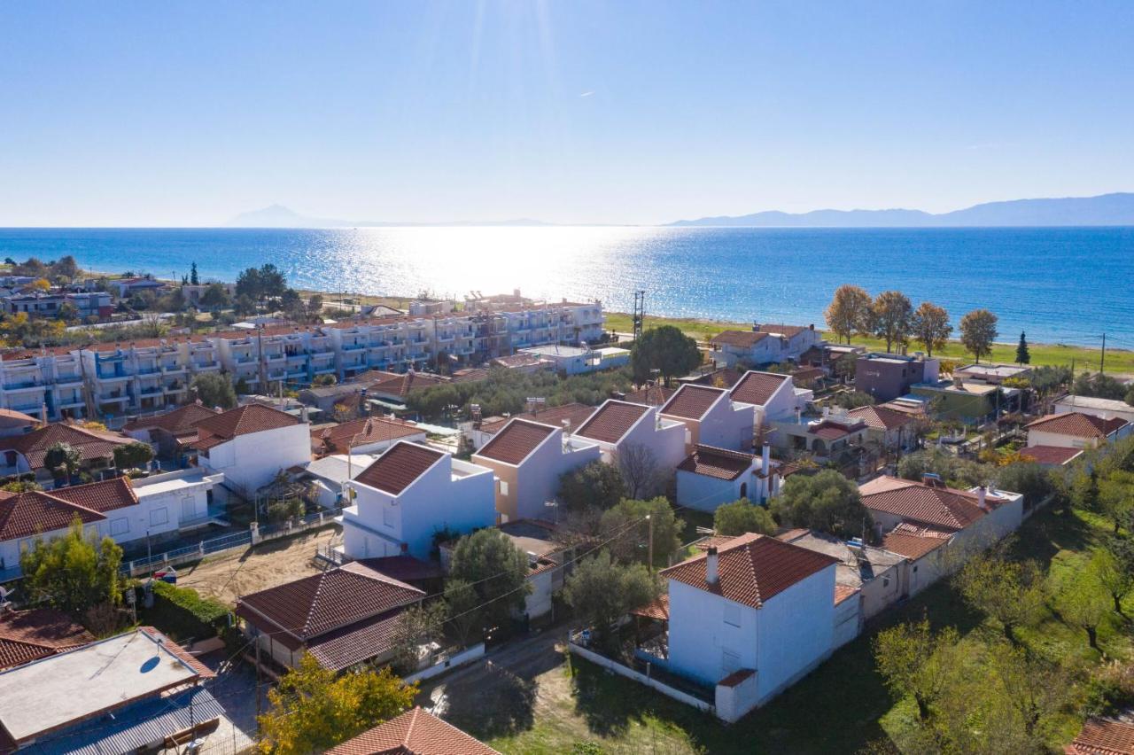 Dionysos Residential Complex Leilighet Ofrínion Eksteriør bilde