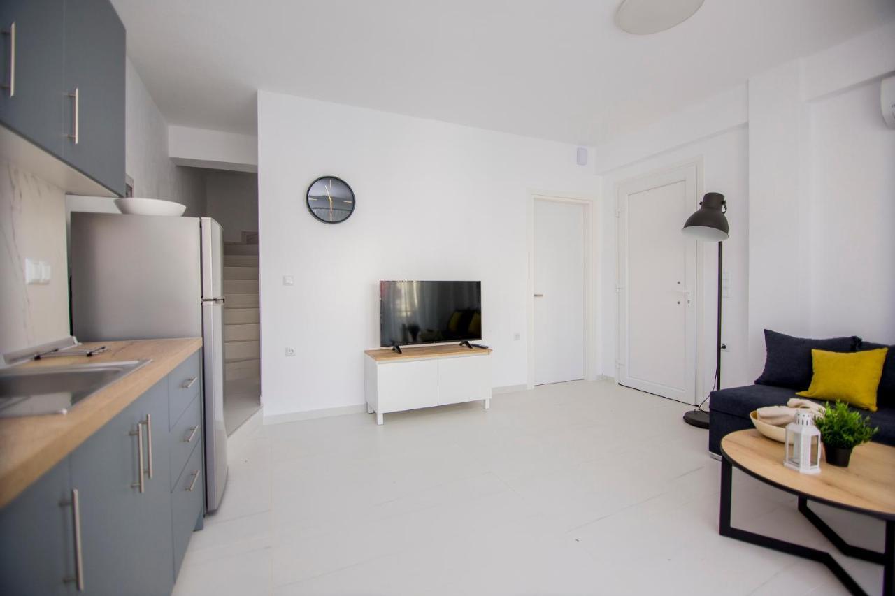 Dionysos Residential Complex Leilighet Ofrínion Eksteriør bilde